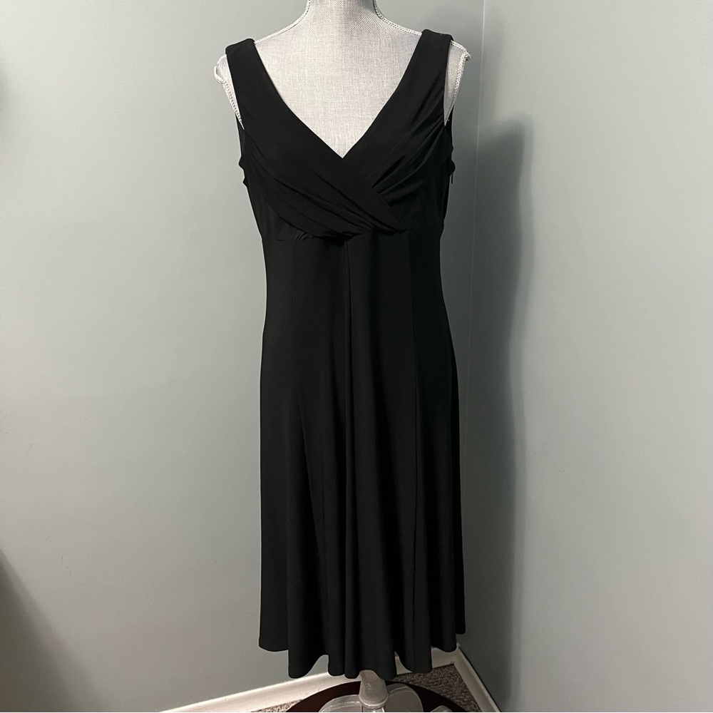 EVAN PICONE sleeveless black cocktail dress size 12 wedding guest